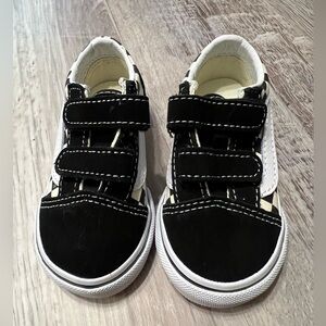 Vans Off the Wall Kids Black and White Velcro Sneakers